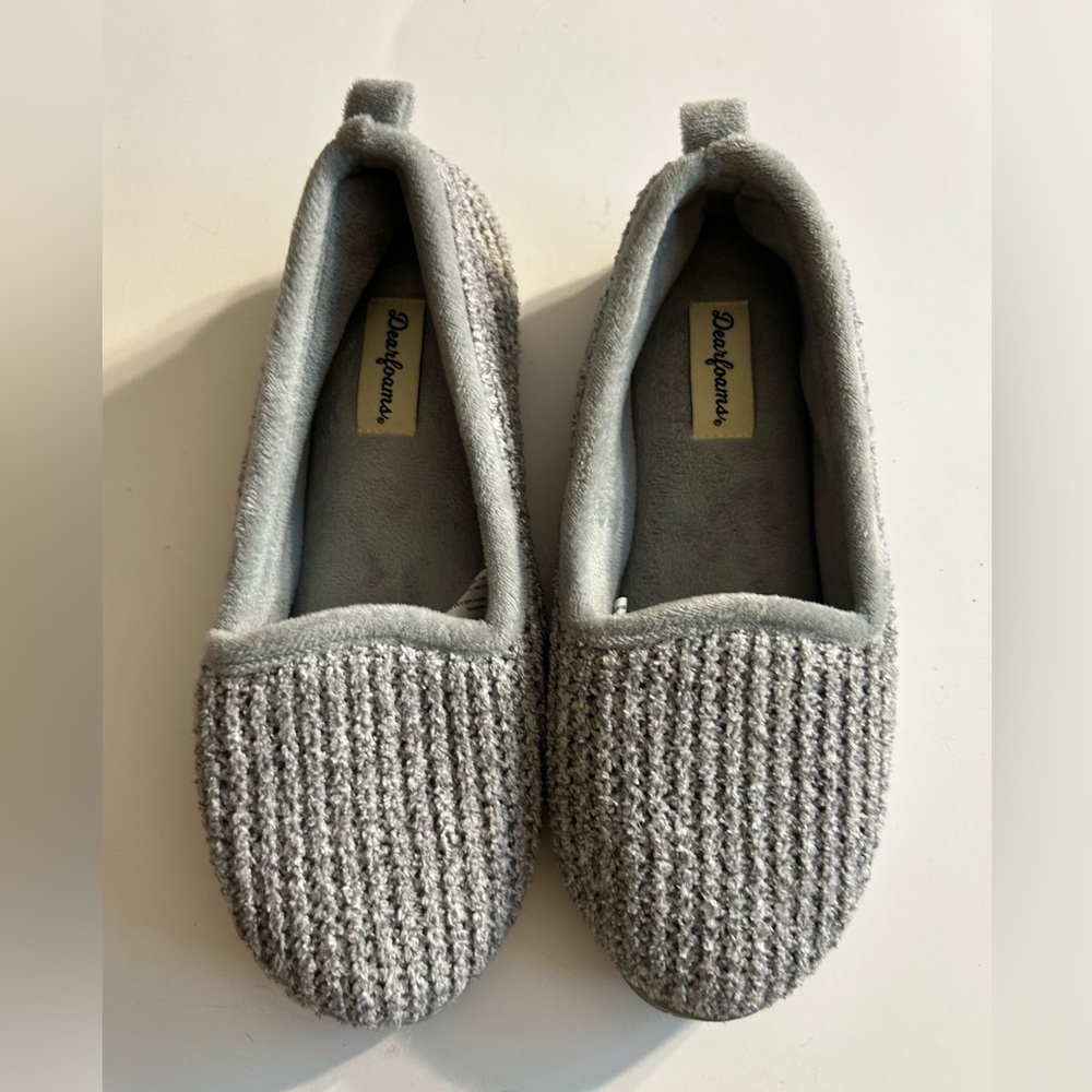 DEARFOAMS GREY CHENILLE A-LINE WOMEN,S SLIPPERS SIZE SMALL (US 5-6)